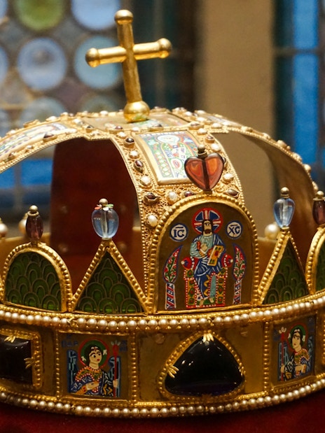 Crown of the king of Hungary displayed in Budapest museum.