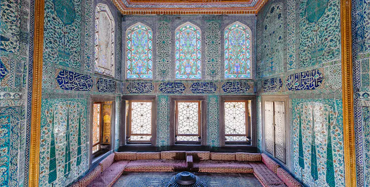 Lake park at Dubai Miracle Garden