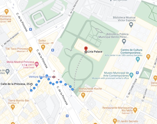 Calle de la Princesa, Car parking near Liria Palace