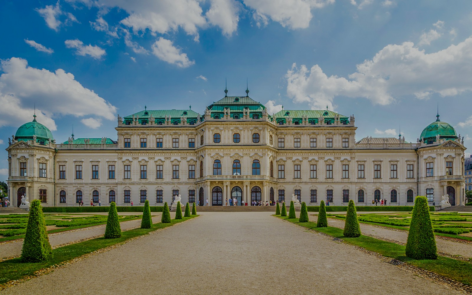 Belvedere Palace in Vienna showcasing baroque architecture and lush gardens.