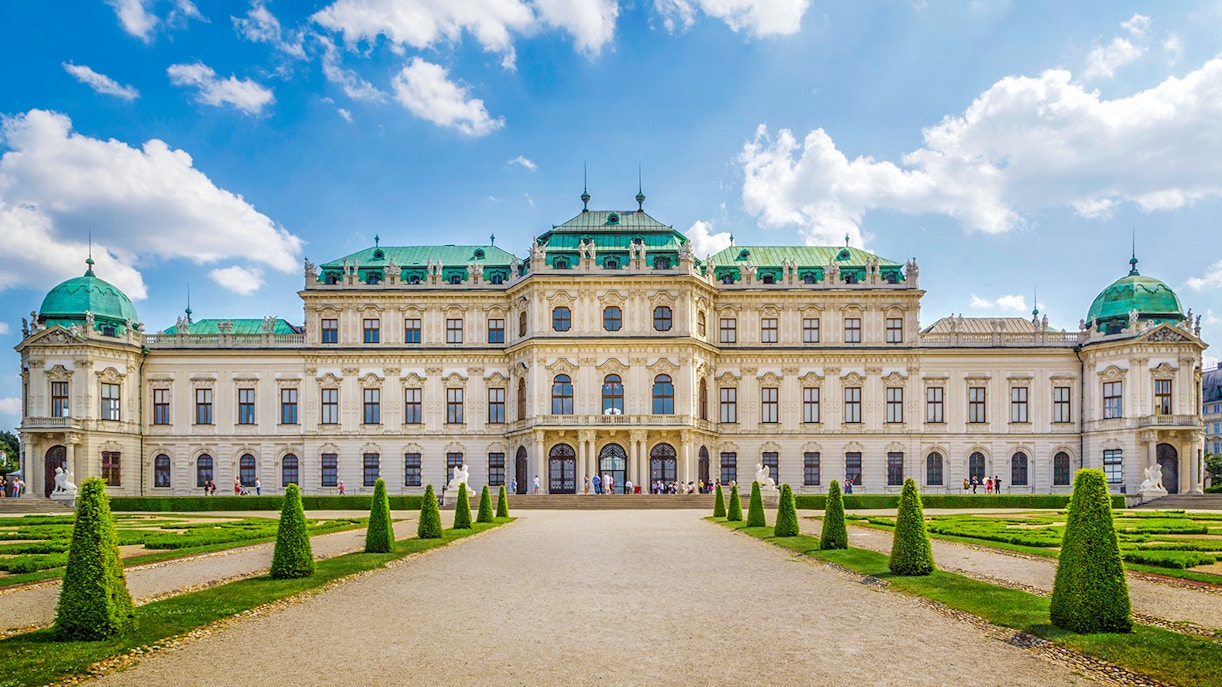 Attractions near Tutanchamun Wien exhibition