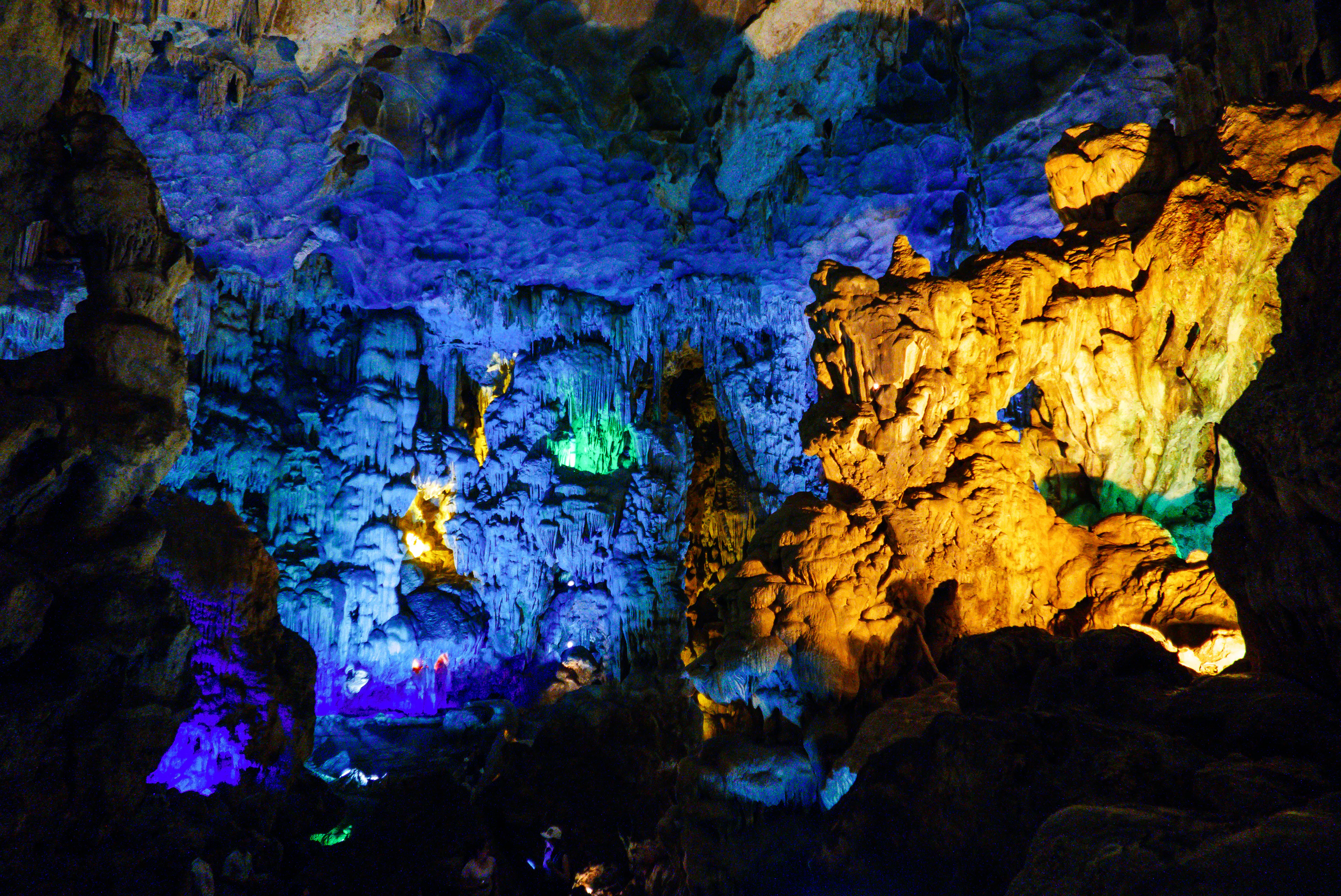 Sung Sot Cave (Surprise Cave)