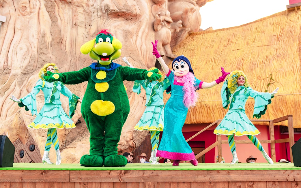 Costume performers on stage at Gardaland Park.