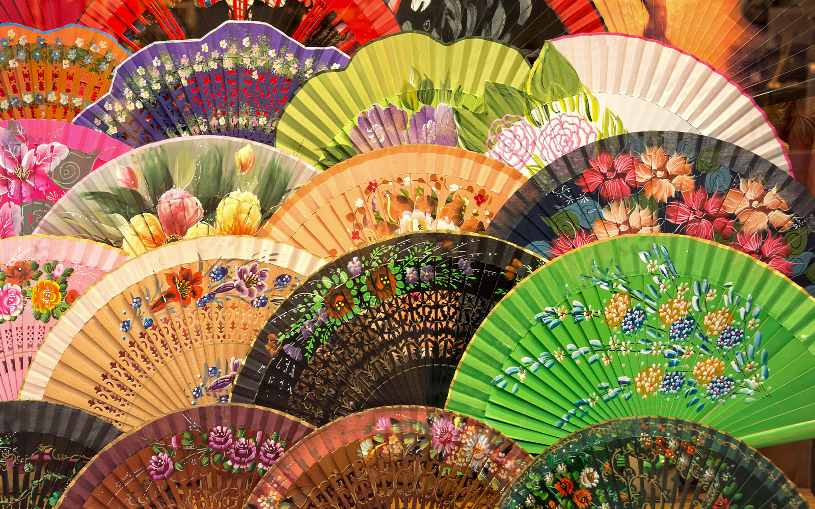 Buy souvenirs near Liria Palace