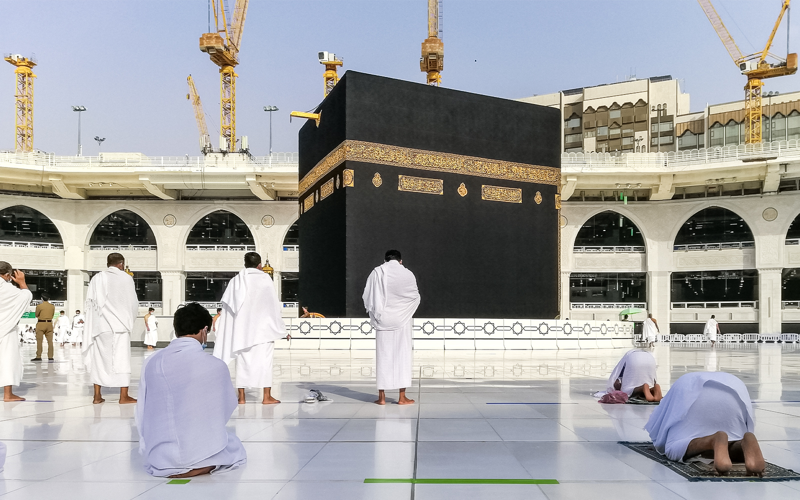 Una folla in visita alla Mecca