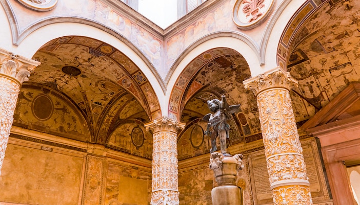 grand Renaissance-style courtyard of Palazzo Vecchio