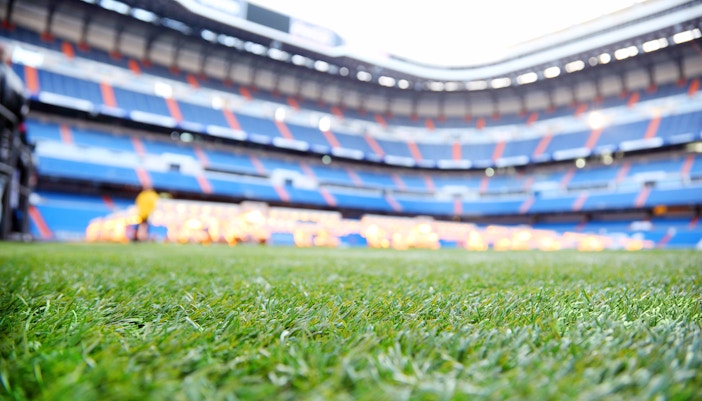 Fatos sobre o Santiago Bernabeu - o gramado é parcialmente sintético