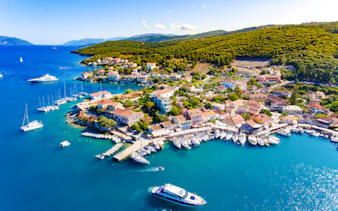 kefalonia private tour: melissani cave, assos, fiskardo and myrtos beach-1