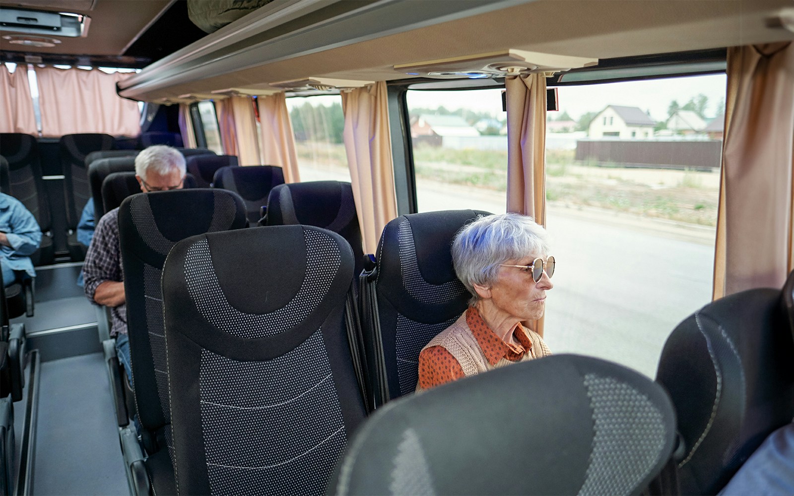woman on ac coach in madrid