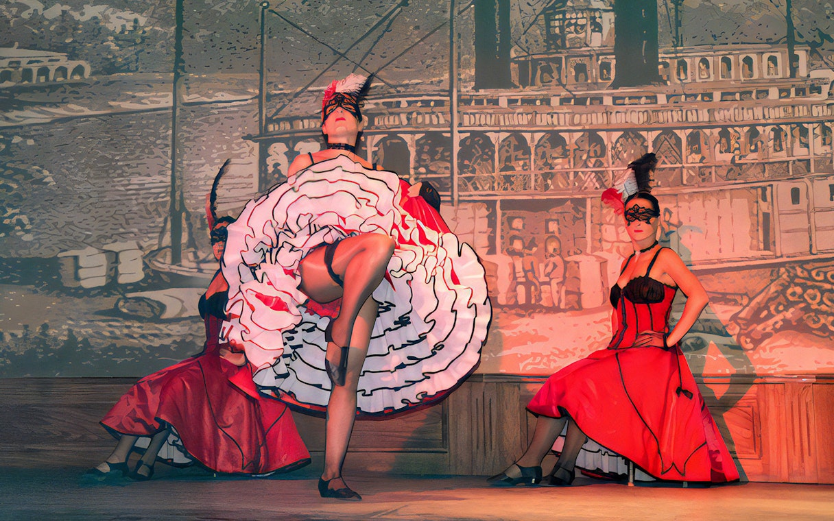 Dancers performing can-can at Oasys MiniHollywood, Almería.