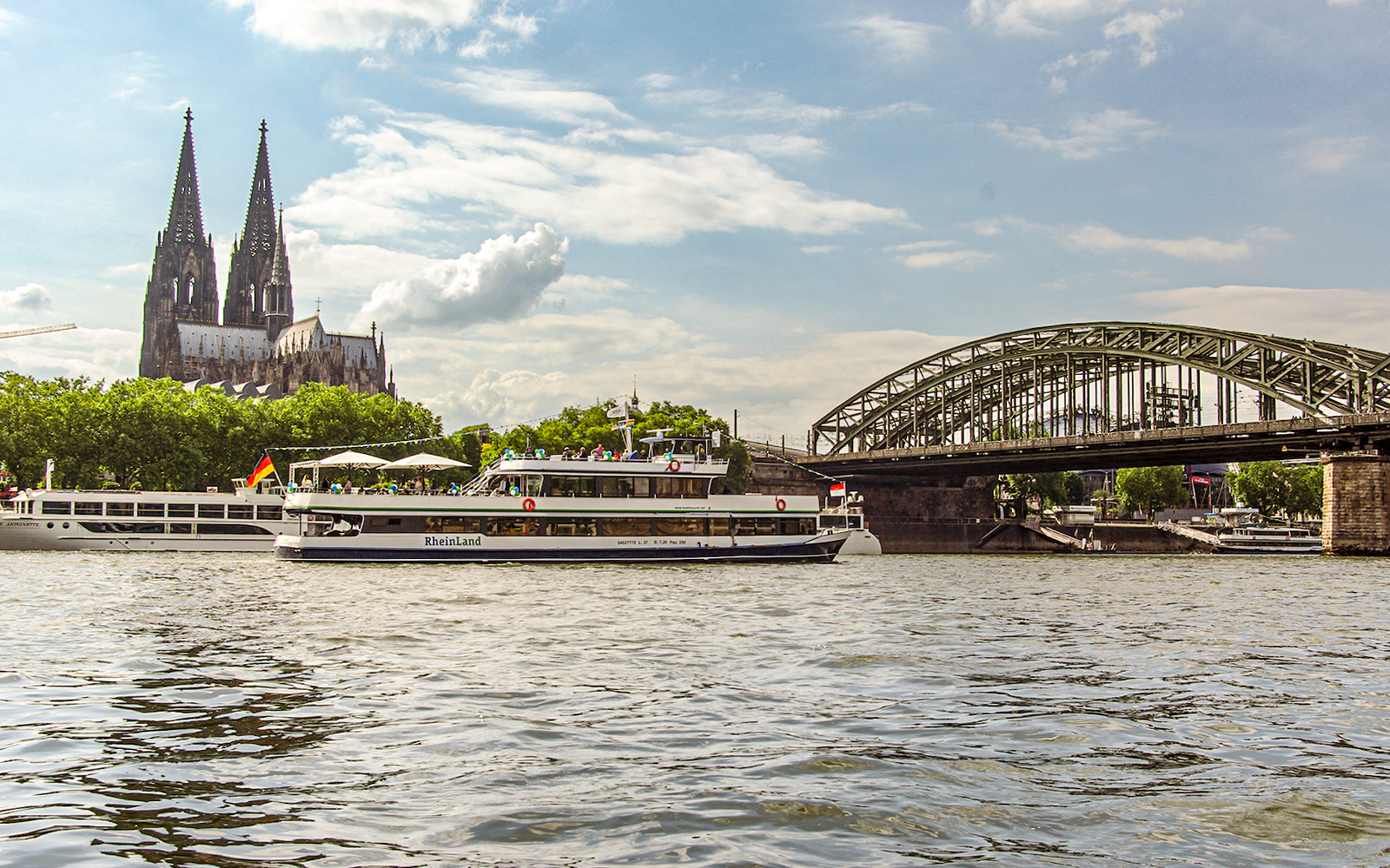 1.5-Hour Skyline Cruise in Cologne