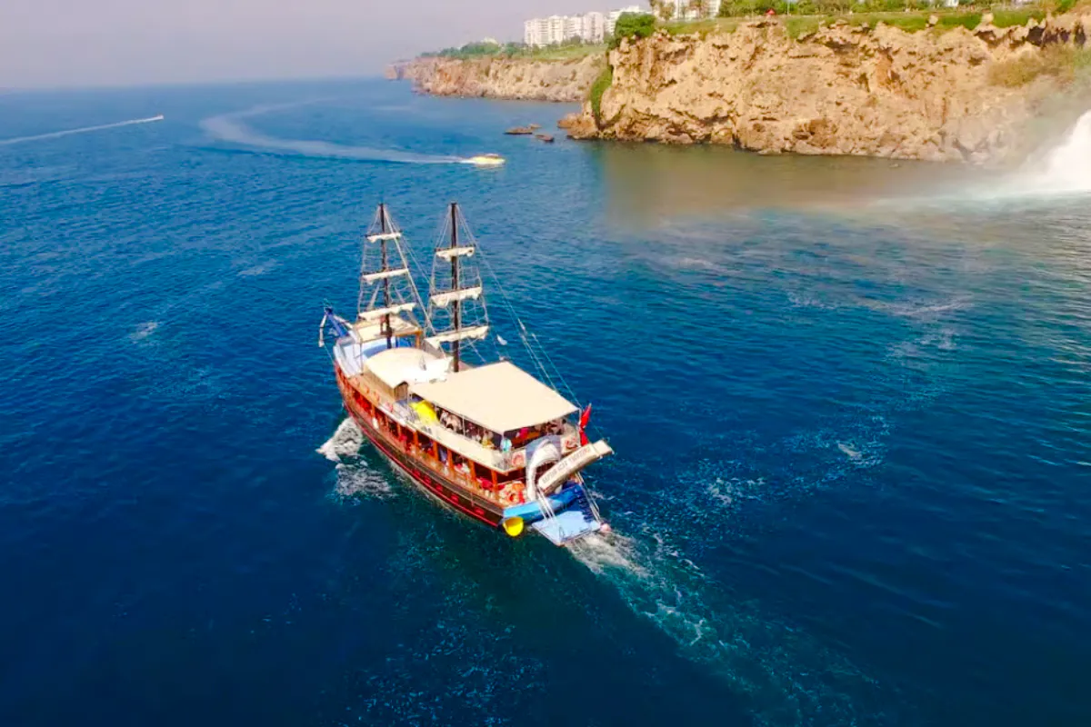 antalya: passeio de barco pela praia de lara e pelas cachoeiras de duden, com almoço e refrigerantes-1