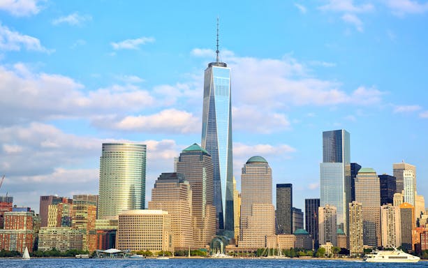 New York City skyline featuring One World Trade Center from the Hudson River.