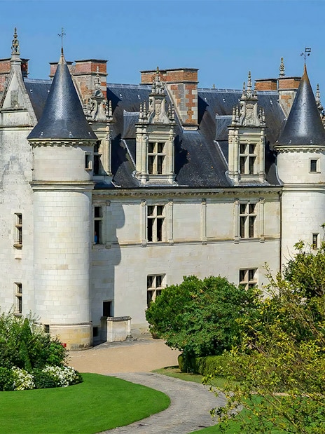 Château d'Amboise with gardens and river view, Loire Valley, France.