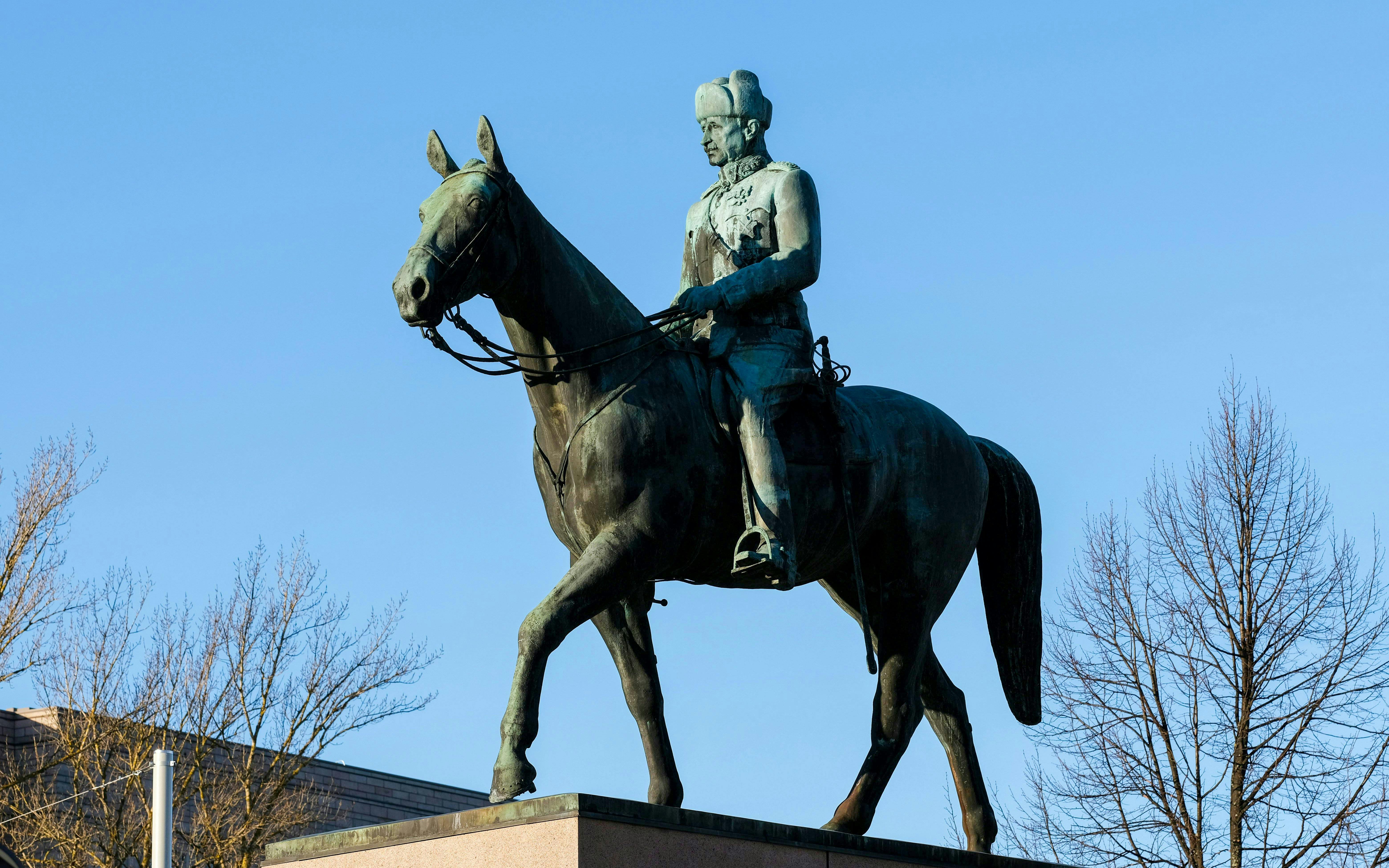 Estatua ecuestre del mariscal Mannerheim