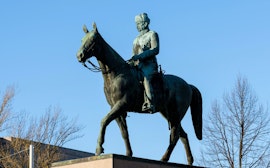 Estatua ecuestre del mariscal Mannerheim