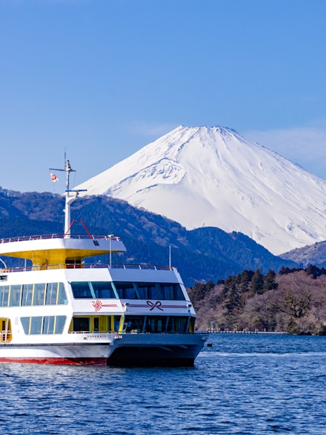 Cruise ship on Lake Ashi with Mt Fuji in the background, Hakone, Japan.