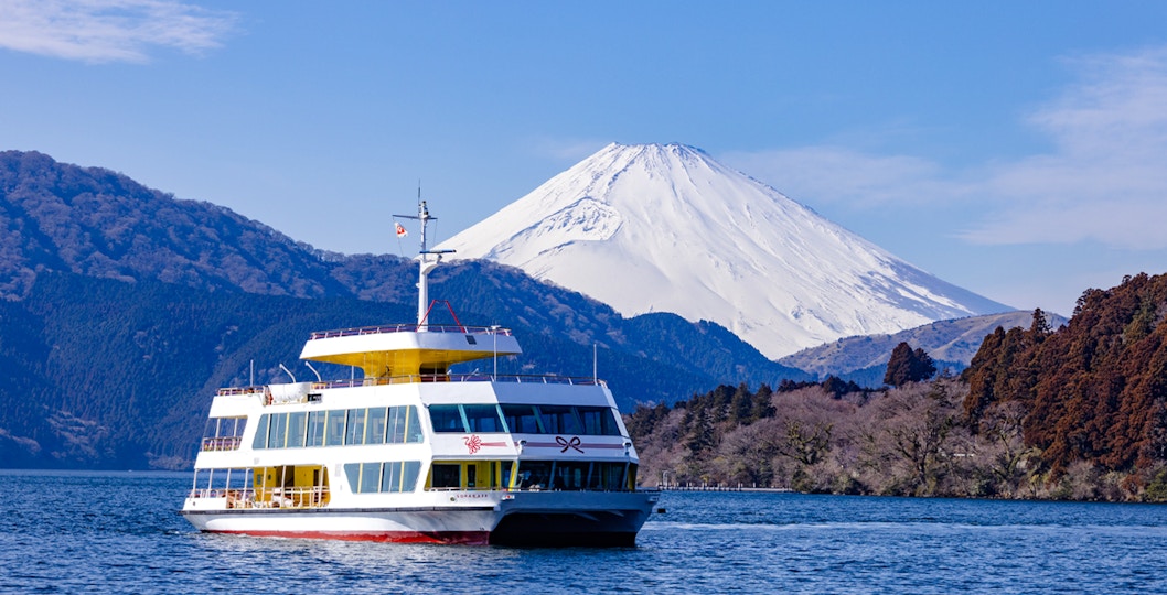 Cruise ship on Lake Ashi with Mt Fuji in the background, Hakone, Japan.