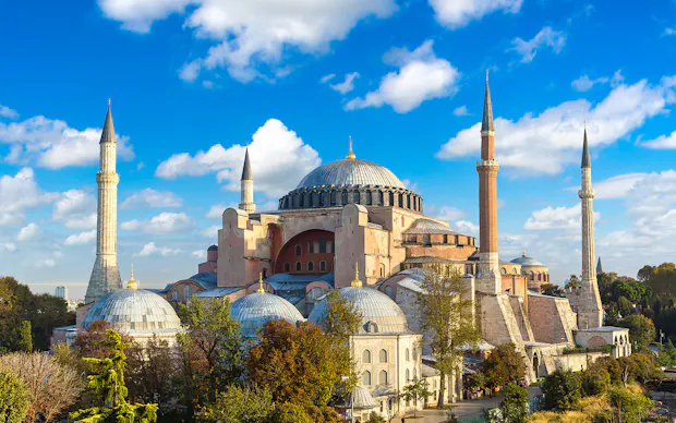 Combo Guided Tours with Entry Tickets: Hagia Sophia + Topkapi Palace or Basilica Cistern