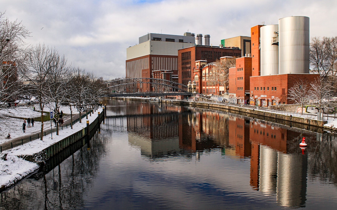 Berlin dinner cruise boarding point