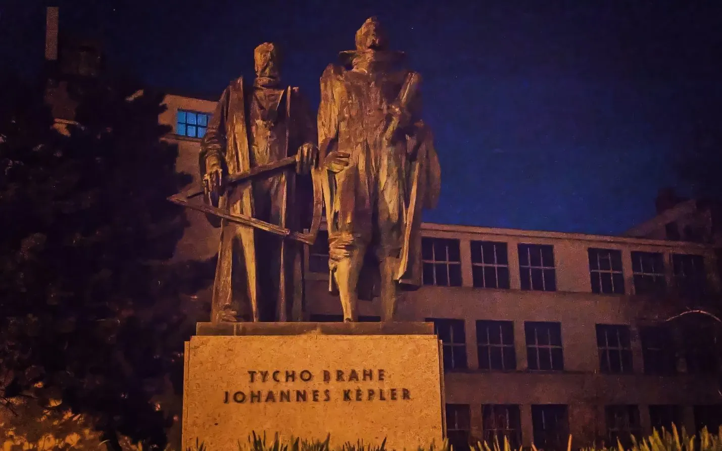 Standbeeld van Tycho Brahe en Johannes Kepler