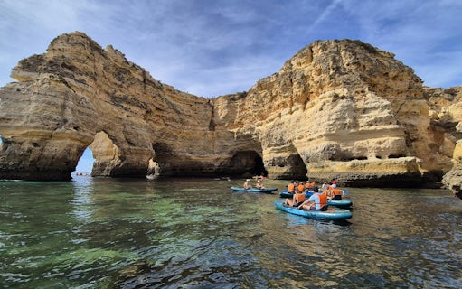 benagil : visite guidée en kayak à la découverte des grottes, des plages et des coins secrets-2