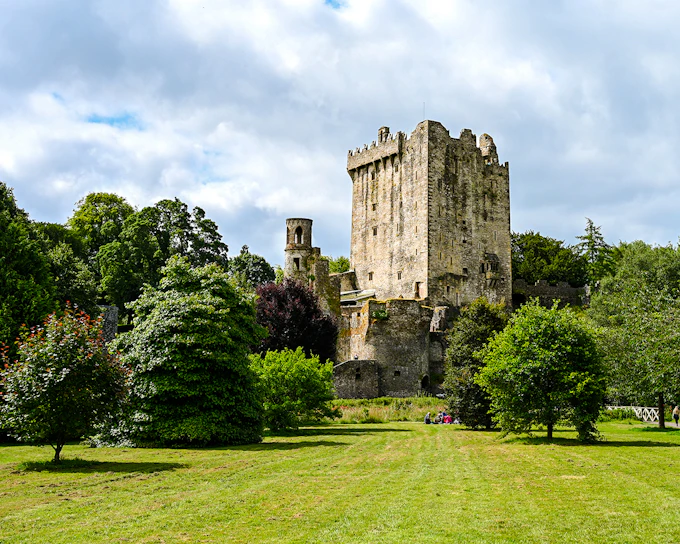 From Dublin: Blarney, Rock of Cashel & Cahir Castles Full-Day Tour