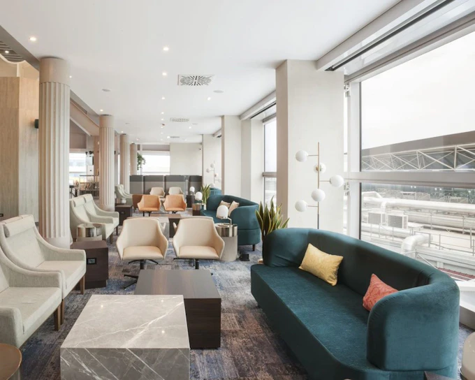 Rome Leonardo da Vinci-Fiumicino Airport: Plaza Premium Lounge at Terminal 1