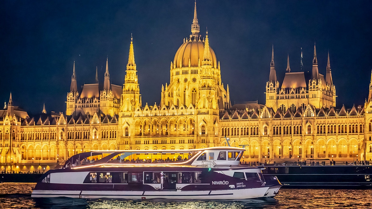 Budapest River Cruises facilities on board