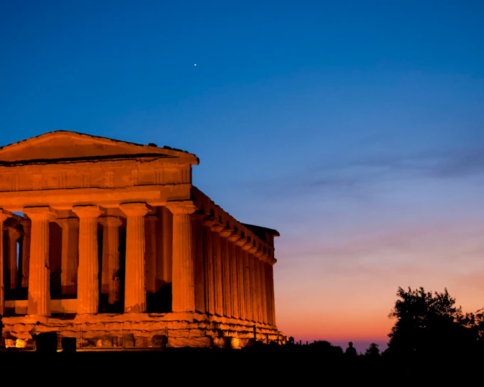Guided tour of the Valley of the Temples under the stars with ticket included