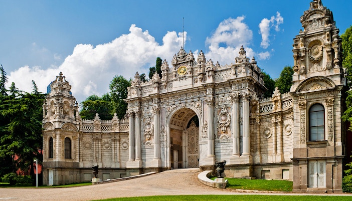 Dolmabahce Palace Opening Hours