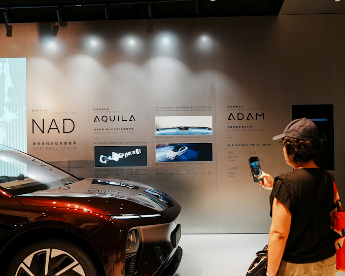 Shanghai Tech Guided Tour with Driverless Car Ride and Shanghai Tower Observation Deck Admission