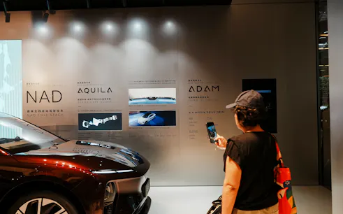 visite guidée de shanghai tech avec trajet en voiture autonome et admission au pont d'observation de la shanghai tower-1
