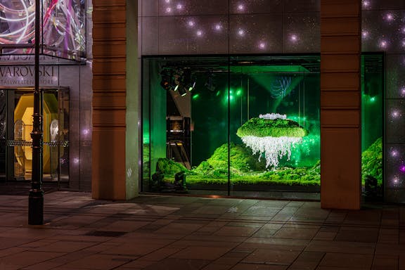 1-hour guided tour of vienna’s swarovski house with champagne & gift-10