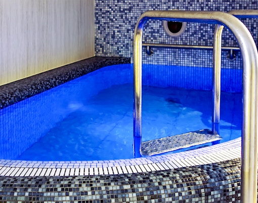 Bathing in carbonated water