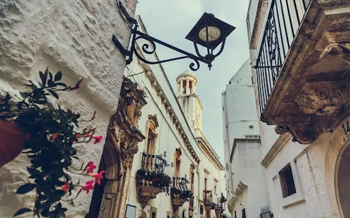 excursie de o zi la alberobello, martina franca și locorotondo, cu plecare din bari, însoțită de un ghid și cu transport cu aer condiționat-1