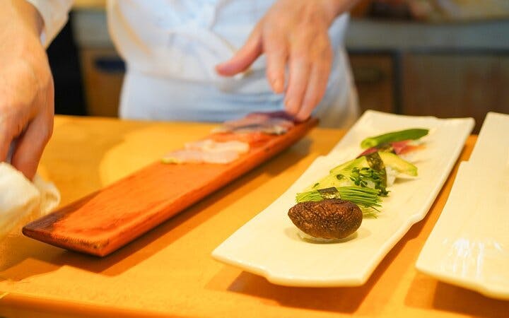 vegan friendly sushi & okonomiyaki shibuya night foodie tour-4