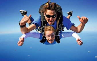 antalya'da akdeniz üzerinde tandem paraşütle atlama-3