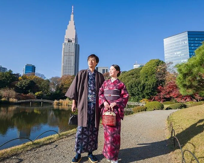 Tokyo: Kimono Rental at Rakuu-tei inside Shinjuku Gyoen National Garden
