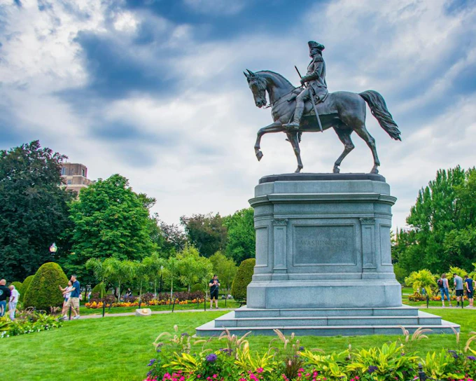 Beacon Hill and Back Bay Self-Guided Audio Walk: Acorn Street, Public Garden, Trinity Church and Copley Square