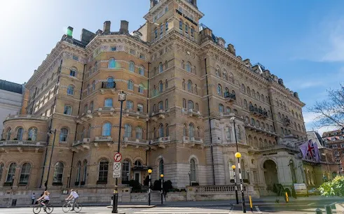 Historic building in London featured in Sherlock Holmes self-guided city exploration game.