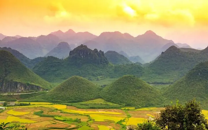 Ha Giang Loop Private Car Tour with Guide, All Meals, and Entrance Tickets (Product 54225)