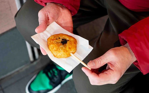 Nishiki Market Food Walking Tour with 7+ Street Food Tastings