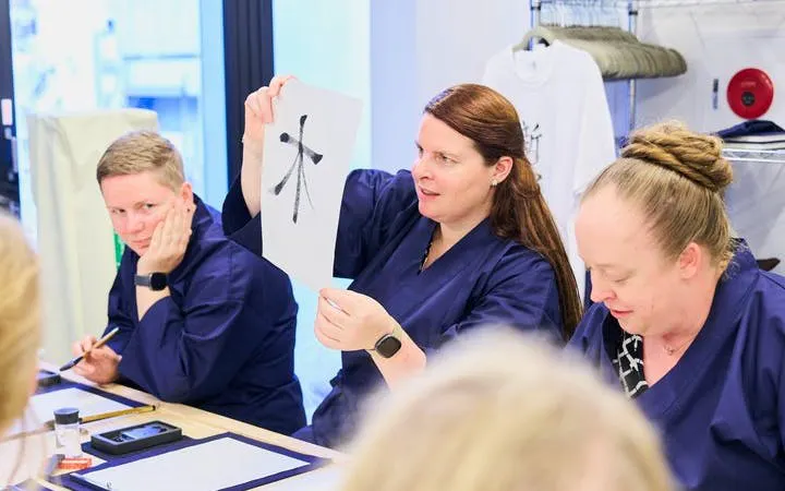 Tokyo: Shinjuku Calligraphy Workshop – Transform Your Name Image 3