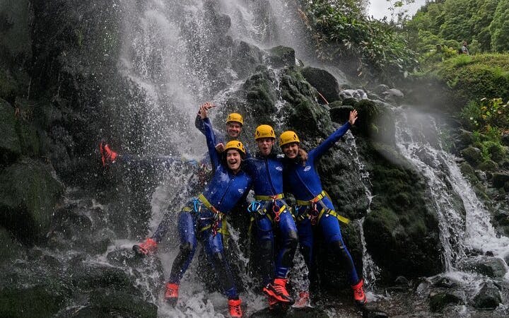 ribeira dos caldeirões natural park canyoning adventure in são miguel-2