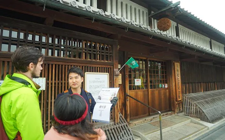 vandretur med besøk på sake-bryggeri og smaking i kyoto-7