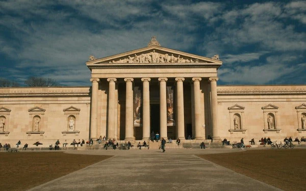 Munich Self-Guided Walking Tour on Mobile App