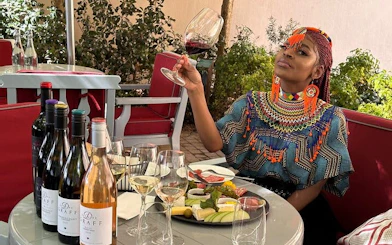 Cape Winelands Wine Tour with Tastings, Cheese Pairing, Lunch, and Hotel Pickup