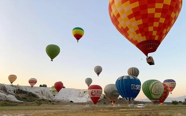 Pamukkale Hot Air Balloon Flight Over Travertines and Hierapolis with Hotel Transfers and Flight Certificate