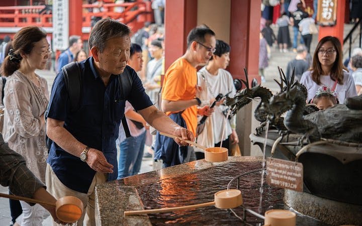 tur pietonal prin asakusa pentru a descoperi mâncarea de stradă, cu degustări la comercianții locali-1